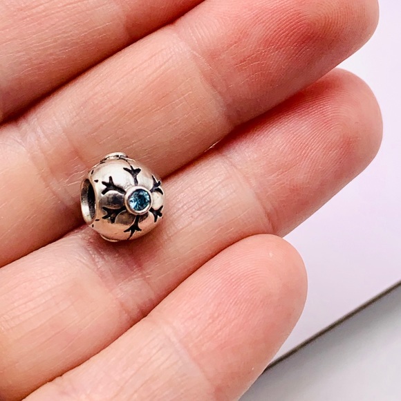 EUC Pandora 790367CZA Sterling Silver Winter Christmas Snowflake Bead w/ Aqua CZ - Picture 11 of 12